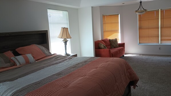 3 bedrooms, iron/ironing board, travel cot, free WiFi