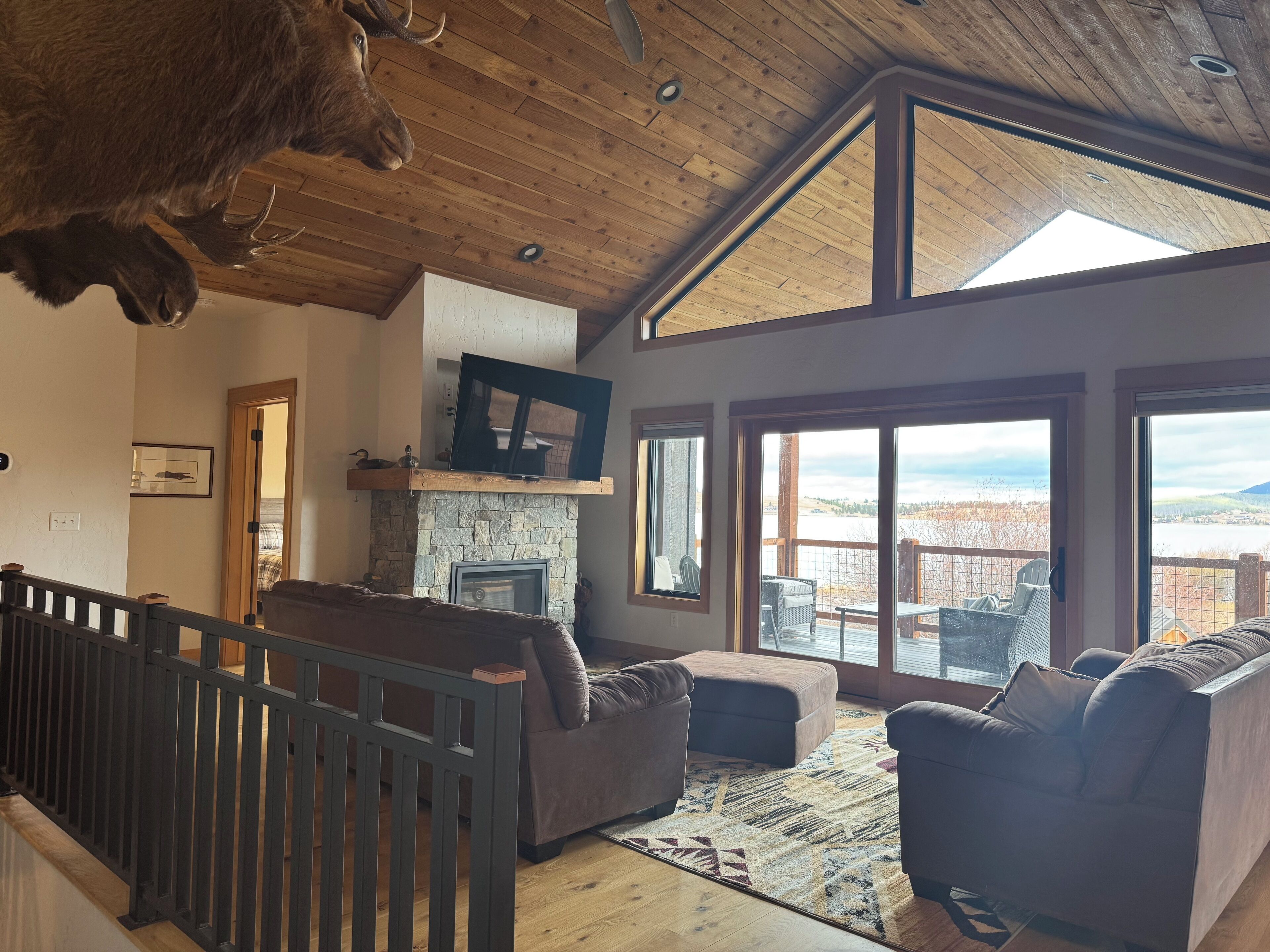 Smart TV, fireplace, table football