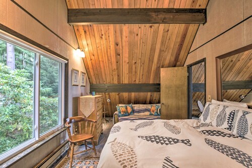 Stunning Waterfront Gig Harbor! Kayaks and Hot Tub!