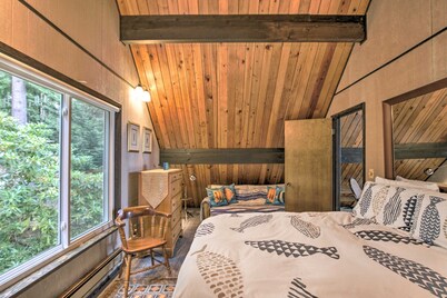 Stunning Waterfront Gig Harbor! Kayaks and Hot Tub!