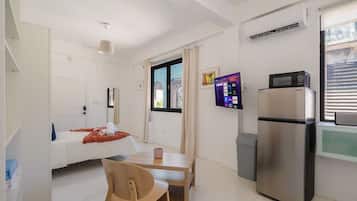 Schreibtisch, WLAN, Bettwäsche