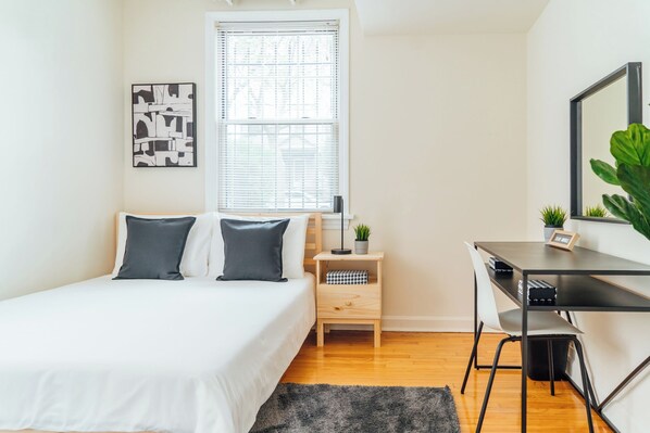 Leilighet – classic, 1 soverom | Skrivebord, strykejern/-brett og wi-fi (inkludert)