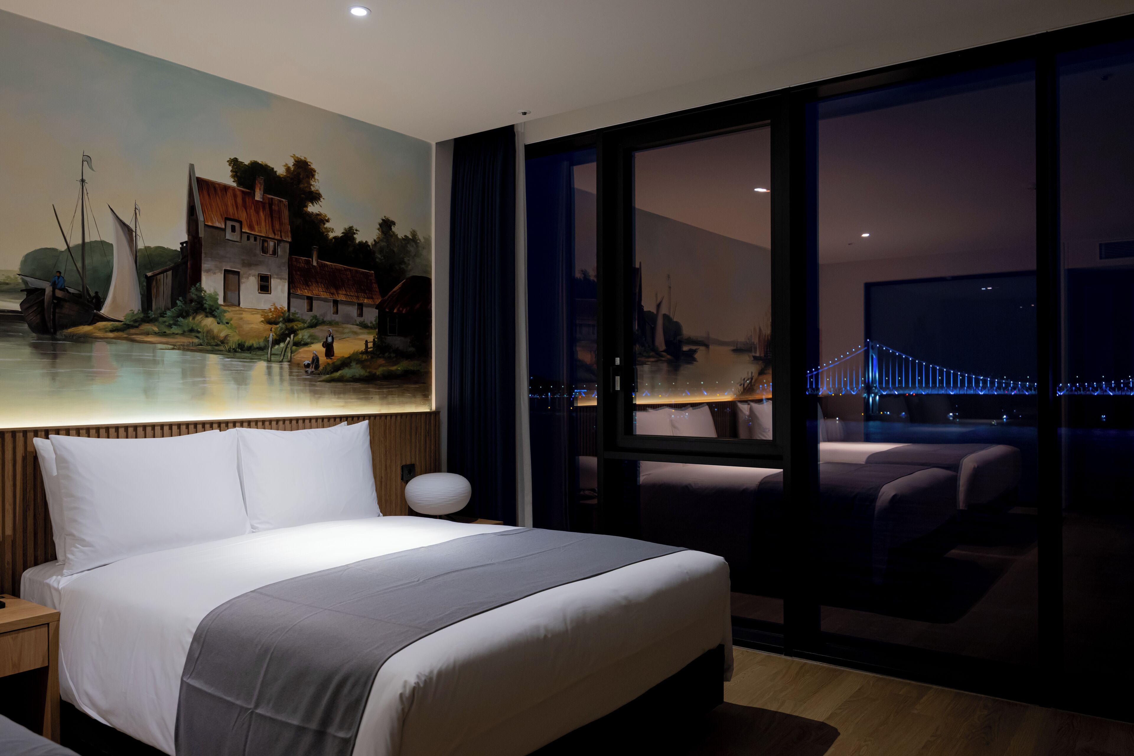 Caja de seguridad en la habitación y escritorio 