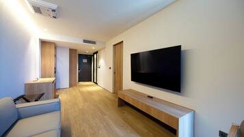 Junior Suite Room | Living area