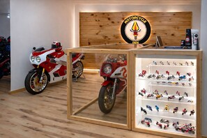 Reception - Motorcycle Inn (Kodak)