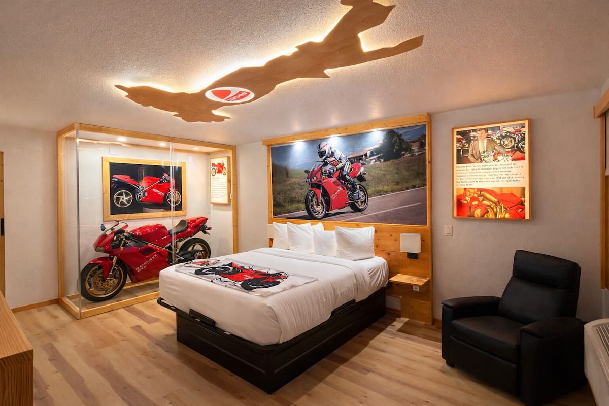 Habitación individual clásica, vista a la alberca | Escritorio y wifi gratis