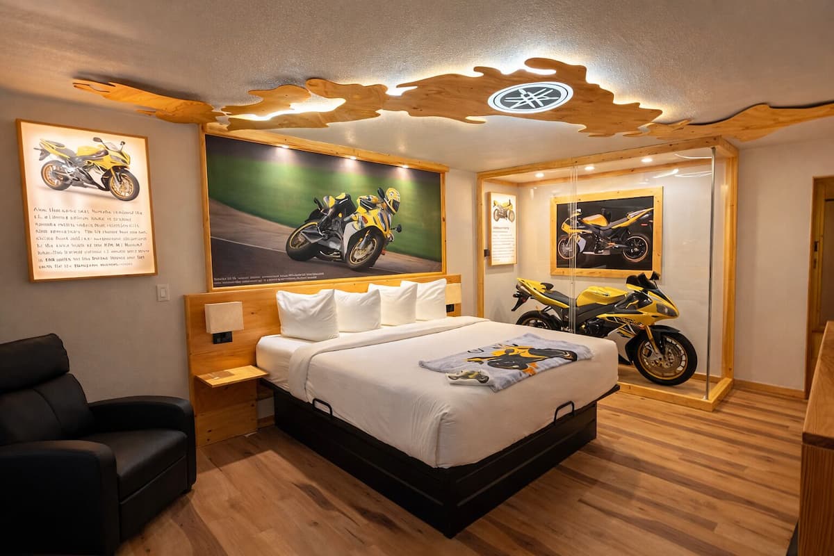 Habitación individual Confort, vista a la alberca | Escritorio y wifi gratis