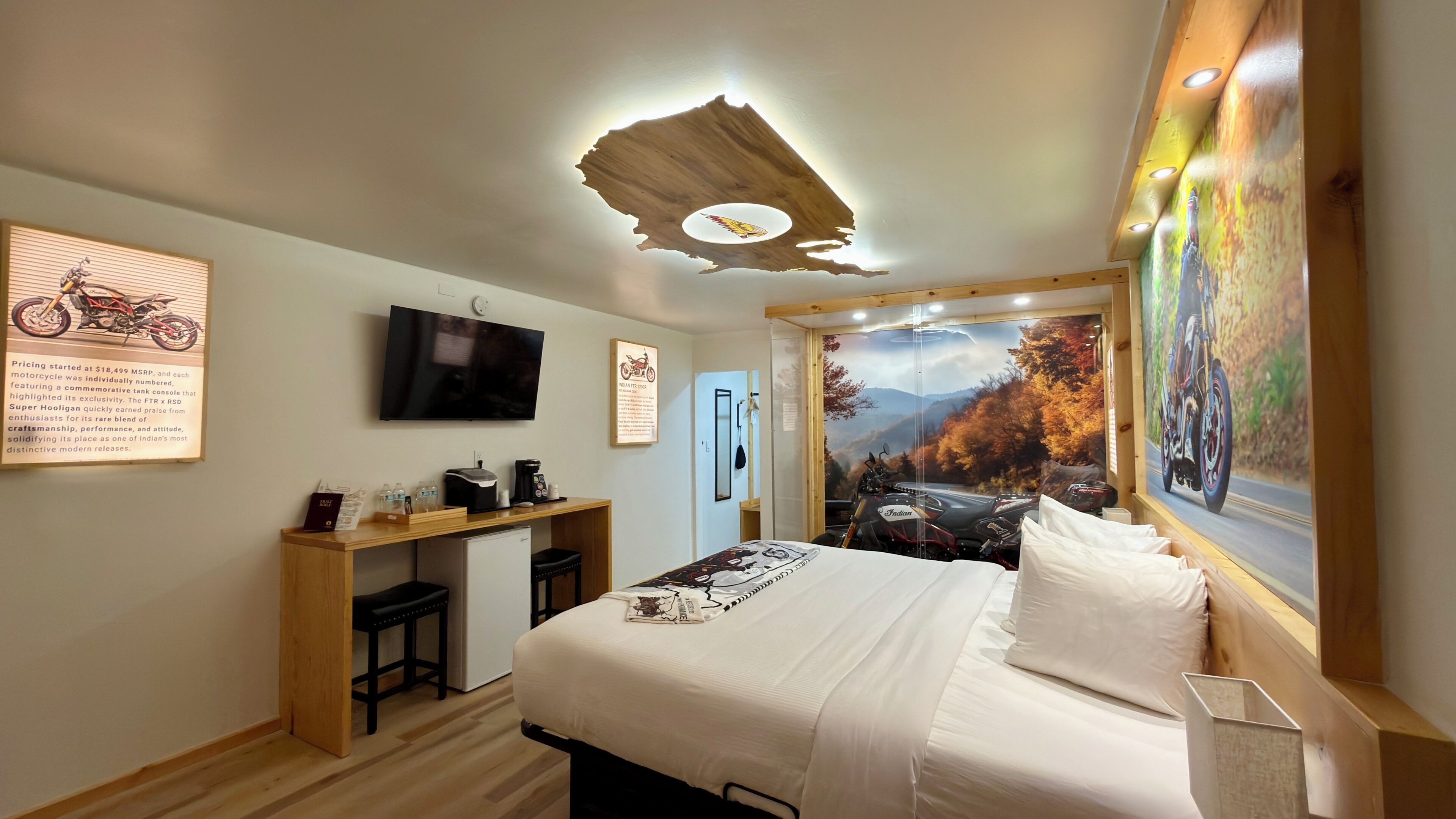 Habitación estándar | Ropa de cama de alta calidad y edredones de plumas
