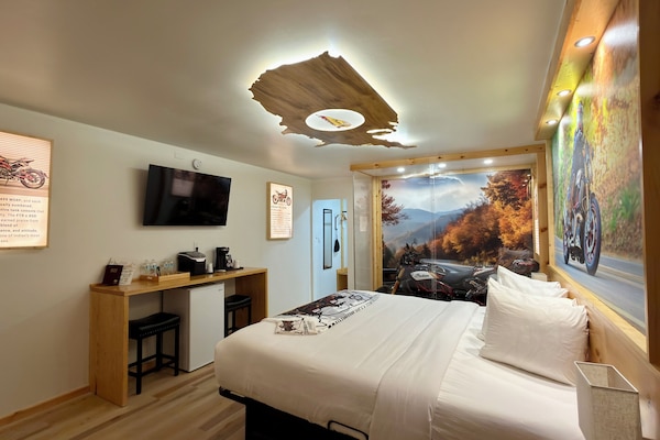 Standard Room | Premium bedding, down duvets, memory-foam beds, individually decorated