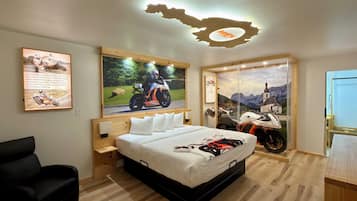 KTM RC8R | 高級寢具、記憶棉床墊、獨特設計、書桌