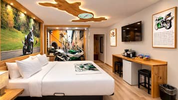 Benelli Tornado Tre 900 | Desk, free WiFi