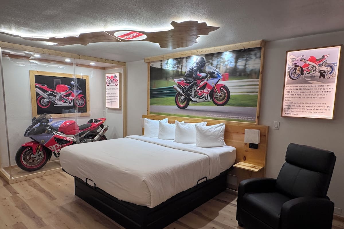 Comfort Single Room, Pool View | Desk, free WiFi