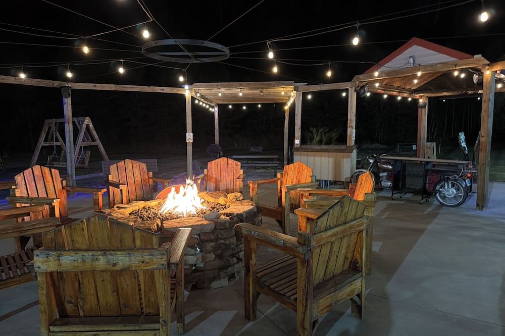 Motorcycle Inn - Strawberry Plains