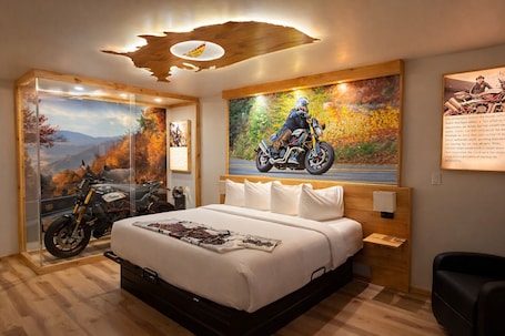 Escritorio y wifi gratis . Motorcycle Inn