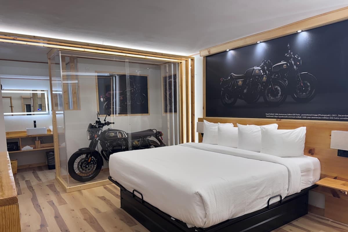 Comfort Single Room, Pool View | Desk, free WiFi