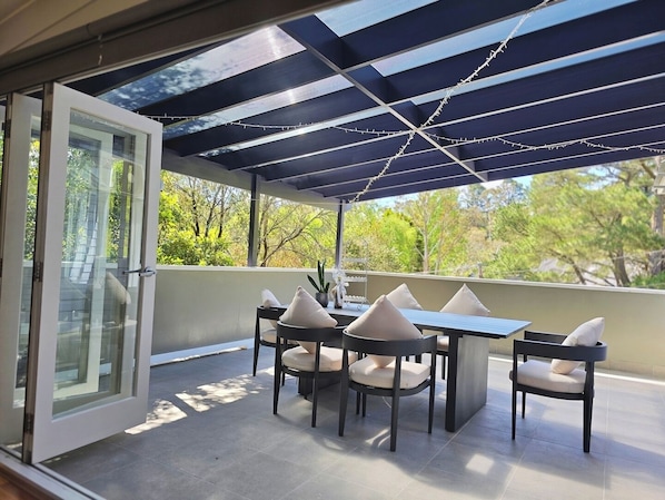Outdoor dining