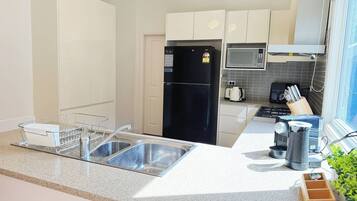 Fridge, microwave, oven, stovetop