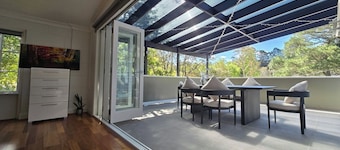 Tranquil Leura 3BDR Unit 3 Minutes to Shops