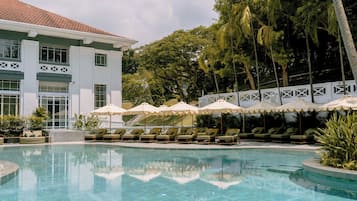 2 piscinas al aire libre