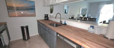 Mikrowelle, Ofen, Herdplatte, Geschirrspüler