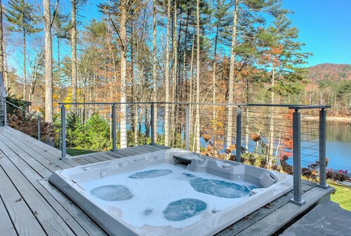 Summer Camp | Luxury Lake Glenville Home with Hot Tub, Dock & Guest House