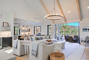 Smart TV, fireplace, table football, ping pong