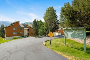 Condo, 2 Bedrooms | Exterior