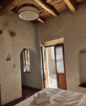 Standard Double or Twin Room, Courtyard View | Free WiFi - Hostería Villa Cardón (Cachi)