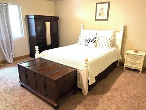 5 bedrooms, iron/ironing board, WiFi, bed sheets