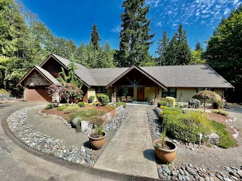 Gated Estate Property Spacious 5-Bedroom Pet-friendly House