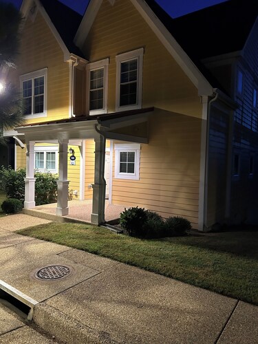 1, 2, 3, or 4-bedroom in Kings Creek Estates,   Williamsburg, VA.  All amenities