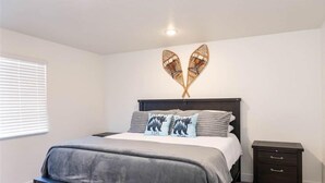 Unclassified image, 3 of 21, button - Luxurious 7-BR Family Retreat w/ Hot Tub + Games! (Park City)