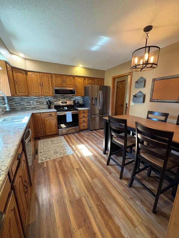 Microonde, forno, piano cottura, lavastoviglie