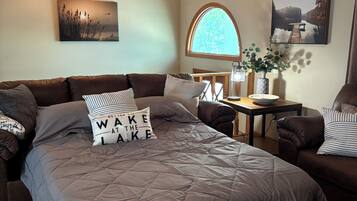 5 bedrooms, free WiFi, bed sheets