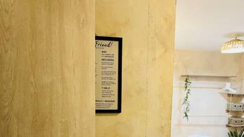 Bügeleisen/Bügelbrett, WLAN, Bettwäsche