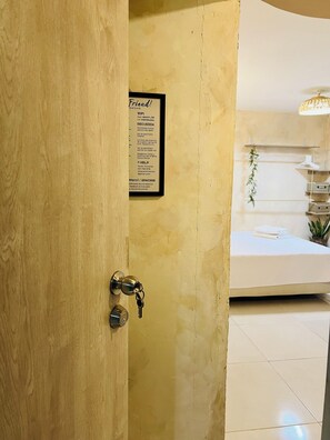 Bügeleisen/Bügelbrett, WLAN, Bettwäsche