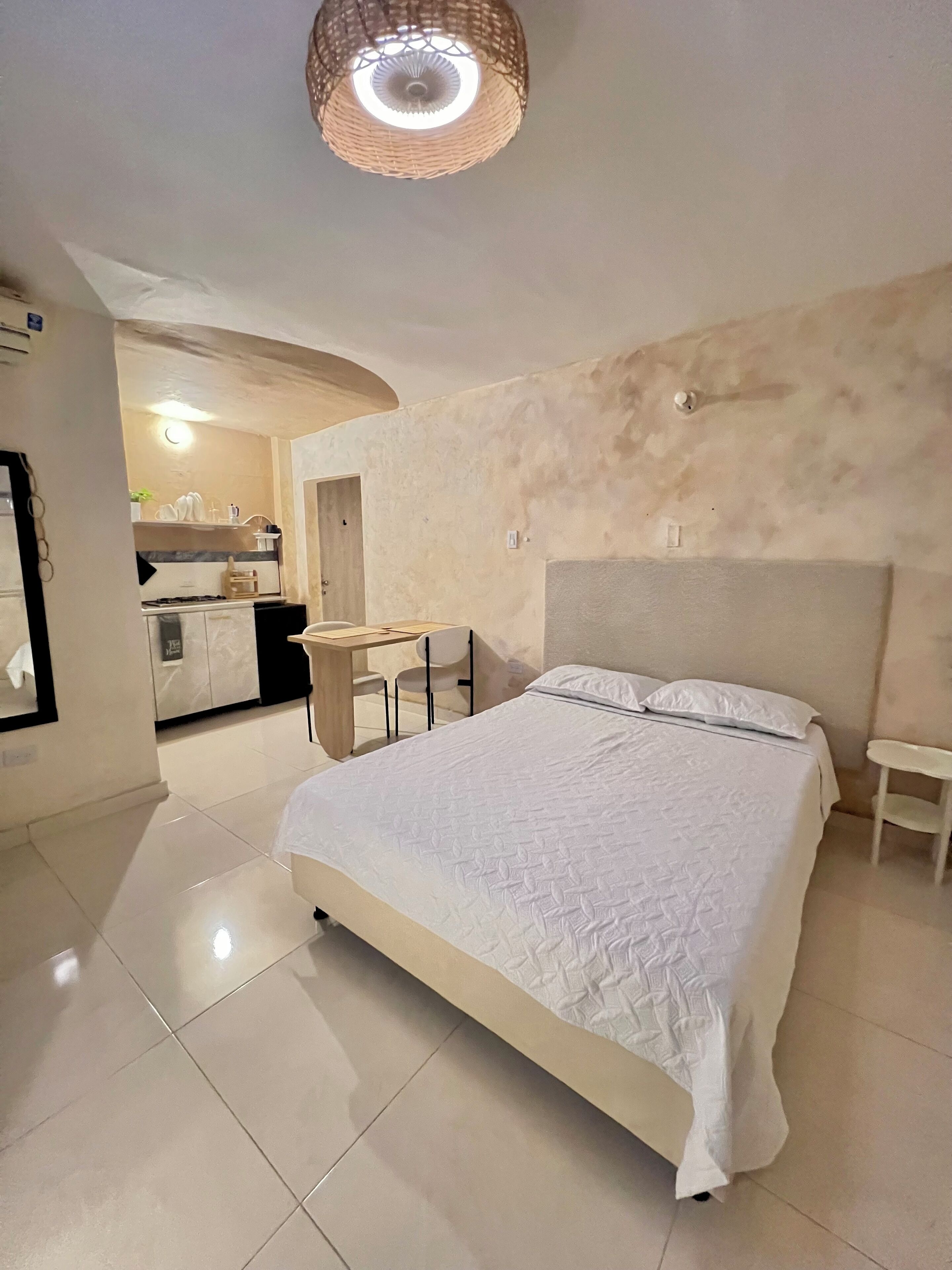 Strykjärn/strykbräda, wi-fi och sängkläder