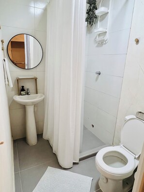 Bruser, håndklæder, Sæbe, Toiletpapir