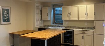 Fabulous 3-bedroom apartment with AC in Nyack , 1 block walk to Main St.