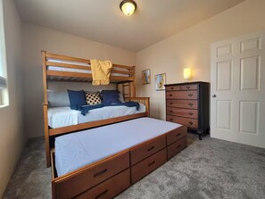 3 間睡房、熨斗/熨衫板、Wi-Fi、床單