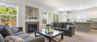 Very Spacious Modern 6BR Group Getaway