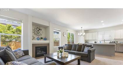 Very Spacious Modern 6BR Group Getaway