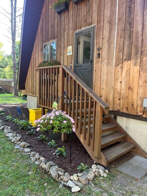 Exterior detail - Casa Bella - Beautiful home, thoughtful decor (Oneonta)