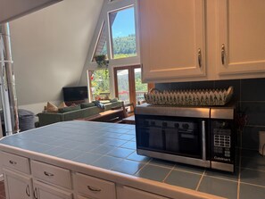 Interior - Casa Bella - Beautiful home, thoughtful decor (Oneonta)