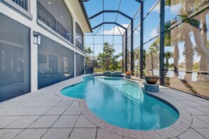 Et oppvarmet basseng