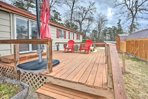 Cozy Getaway Near Lake O’ the Pines with Firepit & Pet-Friendly Bliss!