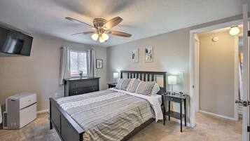 2 dormitorios, tabla de planchar con plancha, wifi gratis y ropa de cama