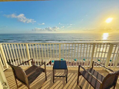 NEW! Gorgeous Ocean Front Studio in Daytona Beach!