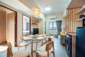 Family Suite, City View | Dining room - BE Pods Lahug (Cebu City)