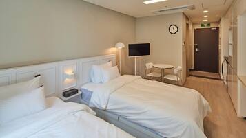 Standard Twin Room | Desk, free WiFi, bed sheets